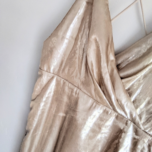 🆕🌿GOLD SHIMMER DRESS🌿 - Picture 5 of 10